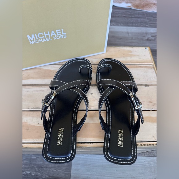 Michael Kors - Ashton Flats Thong; size 9.5 - Picture 4 of 9